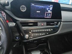 Lexus ES 300h Excellence - ფოტო 13