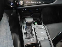 Lexus ES 300h Excellence - ფოტო 14