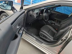 Lexus ES 300h Excellence - ფოტო 16