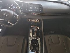 Hyundai Elantra 1.5L CVT GLX Elite - ფოტო 13