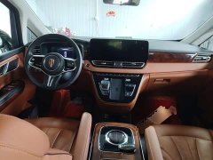 FAW Red Flag HQ9 2.0T Smart Connected Flagship Comfort Edition - ფოტო 10