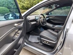 Baojun Yunhai 140km Plug-in Hybrid - ფოტო 16