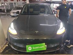 Tesla Model Y Rear-Wheel Drive - ფოტო 3