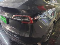 Tesla Model Y Rear-Wheel Drive - ფოტო 8