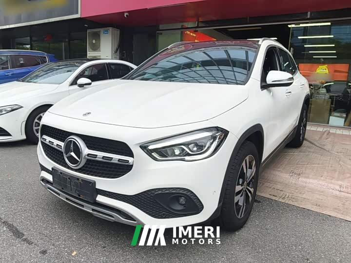 Mercedes-Benz GLA 200