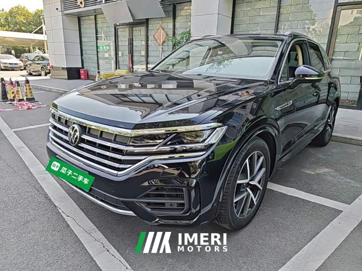 Volkswagen Touareg 3.0TSI Ruixiang Classic Sport Package - ავტომობილი ჩინეთიდან