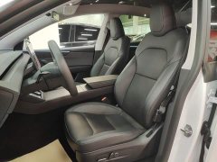Tesla Model Y Rear-Wheel Drive - ფოტო 15