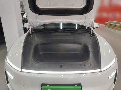 Tesla Model Y Rear-Wheel Drive - ფოტო 20