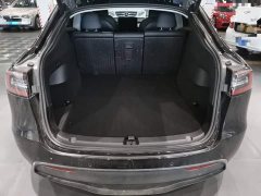 Tesla Model Y Rear-Wheel Drive - ფოტო 19