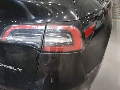 Tesla Model Y Rear-Wheel Drive - ფოტო 8