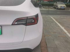 Tesla Model Y Long Range All-Wheel Drive - ფოტო 8