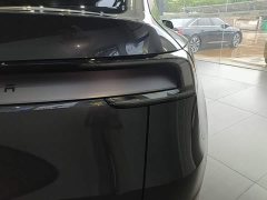 Tesla Model Y Rear-Wheel Drive - ფოტო 8