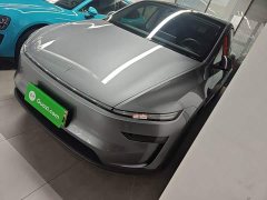 Tesla Model Y Rear-Wheel Drive - ფოტო 2