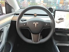 Tesla Model Y Standard Range RWD - ფოტო 11
