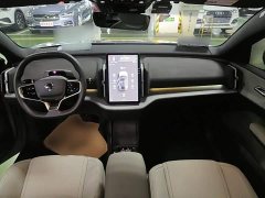Volvo EX30 2025 Rear-Wheel Drive Extended Range Ultra - ფოტო 10