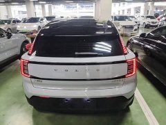 Volvo EX30 2025 Rear-Wheel Drive Extended Range Ultra - ფოტო 6