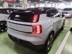 Volvo EX30 2025 Rear-Wheel Drive Extended Range Ultra - ფოტო 7