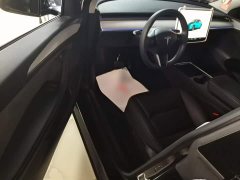 Tesla Model Y Rear-Wheel Drive - ფოტო 16
