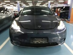 Tesla Model Y Rear-Wheel Drive - ფოტო 3