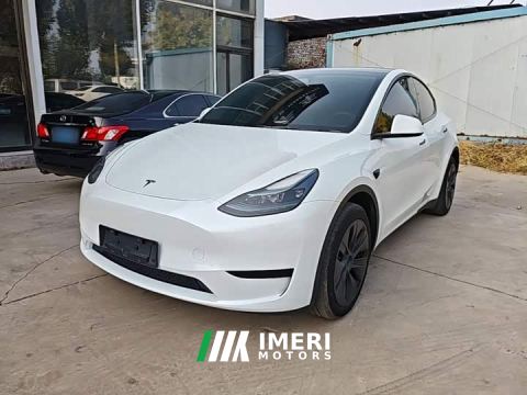 2024 Tesla Model Y Rear-Wheel Drive