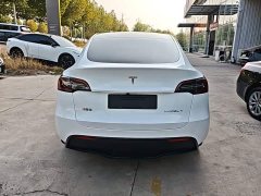 Tesla Model Y Rear-Wheel Drive - ფოტო 6