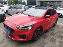 Ford Focus Hatchback EcoBoost 180 Automatic ST Line - ფოტო 2