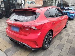 Ford Focus Hatchback EcoBoost 180 Automatic ST Line - ფოტო 7