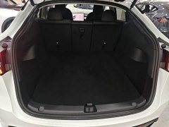 Tesla Model Y Rear-Wheel Drive - ფოტო 19