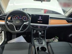 Volkswagen Bora 200TSI DSG Comfort Navigation Edition - ფოტო 10