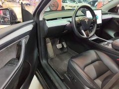 Tesla Model Y Long Range All-Wheel Drive - ფოტო 16