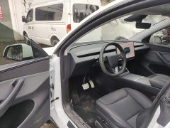 Tesla Model Y Rear-Wheel Drive - ფოტო 16