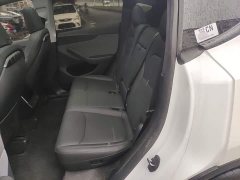Tesla Model Y Rear-Wheel Drive - ფოტო 17