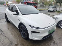 Tesla Model Y Rear-Wheel Drive - ფოტო 4