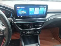 Ford Focus Hatchback EcoBoost 180 Automatic ST Line - ფოტო 13