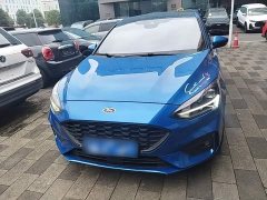 Ford Focus Hatchback EcoBoost 180 Automatic ST Line - ფოტო 3