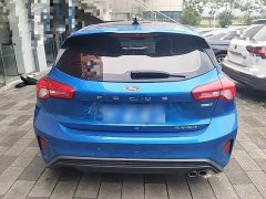 Ford Focus Hatchback EcoBoost 180 Automatic ST Line - ფოტო 6