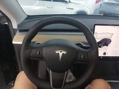 Tesla Model Y Rear-Wheel Drive - ფოტო 3