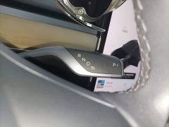 Tesla Model Y Standard Range RWD - ფოტო 6
