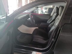 Tesla Model Y Rear-Wheel Drive - ფოტო 16