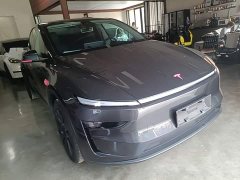 Tesla Model Y Rear-Wheel Drive - ფოტო 4