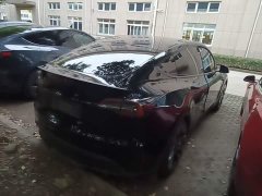 Tesla Model Y Performance All-Wheel Drive - ფოტო 7