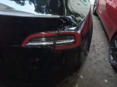 Tesla Model Y Performance All-Wheel Drive - ფოტო 8