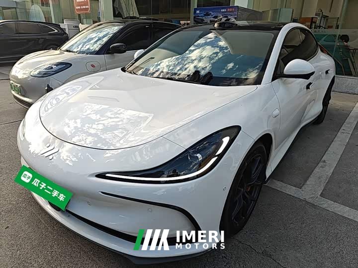 IM Motors Zhiji L6 Max Long Range Edition - ავტომობილი ჩინეთიდან