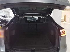 Tesla Model Y Rear-Wheel Drive - ფოტო 19