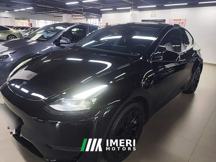 Tesla Model Y Long Range All-Wheel Drive