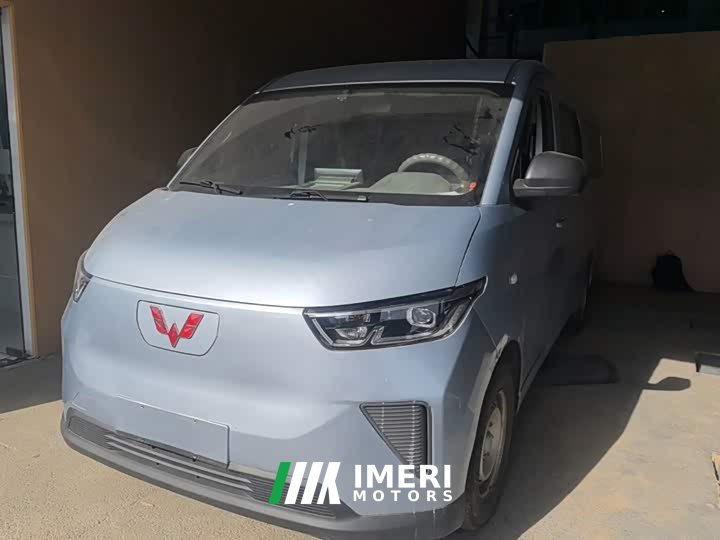 Wuling Yangguang 300km Comfort Passenger Van 75kW