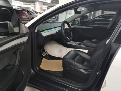 Tesla Model Y Rear-Wheel Drive - ფოტო 16