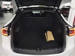 Tesla Model Y Rear-Wheel Drive - ფოტო 19