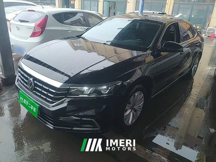 Volkswagen Passat 330TSI Elite - ავტომობილი ჩინეთიდან