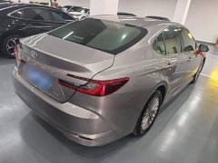 Toyota Camry Hybrid 2.0HE Elite - ფოტო 7